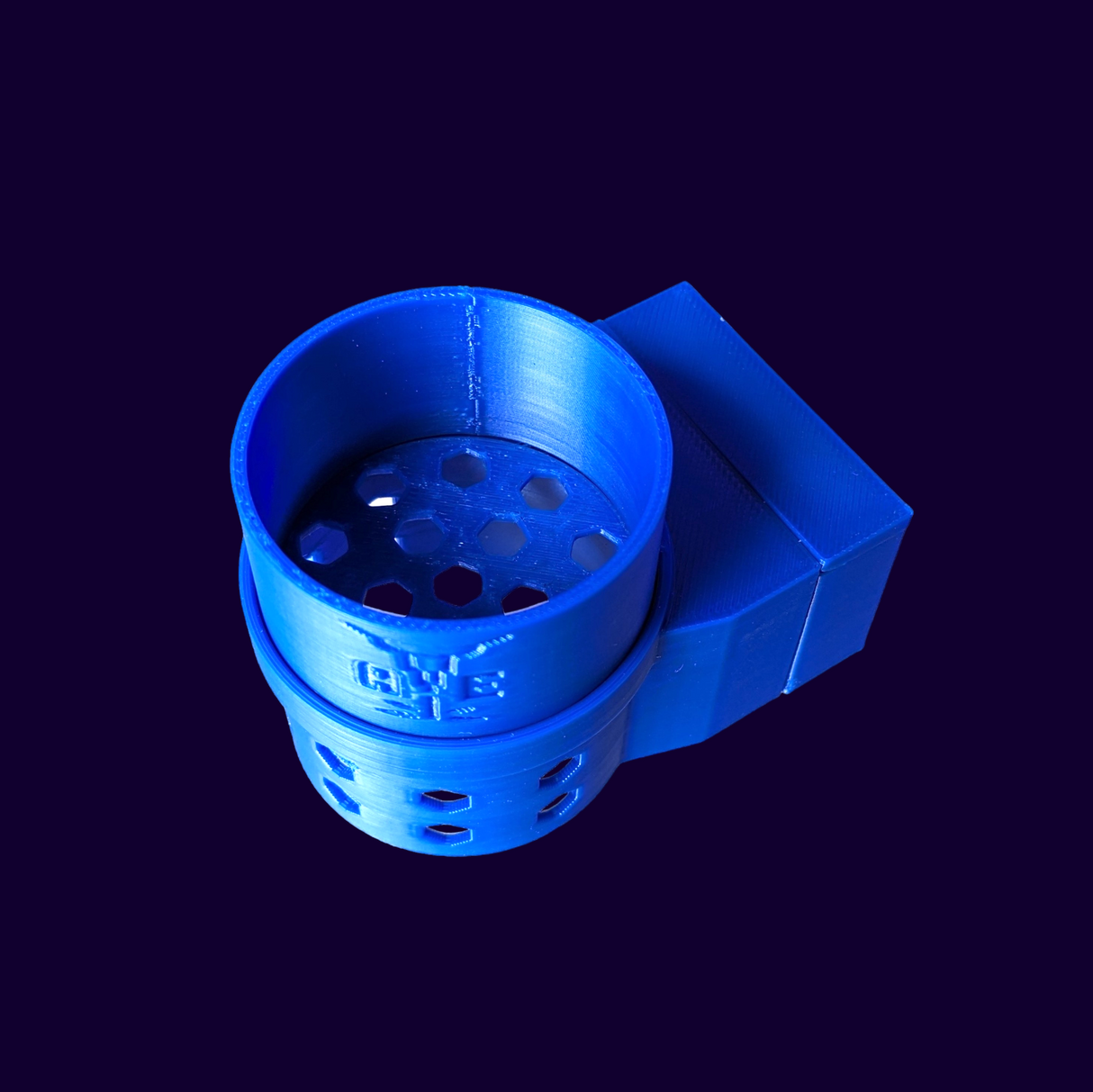 Aqua Edge 3D-Printed Feeder Cup